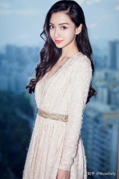 娱乐圈吃瓜爆料戚薇夫妇,揭秘明星夫妻的甜蜜与争议 第2张 娱乐圈吃瓜爆料戚薇夫妇,揭秘明星夫妻的甜蜜与争议 第2张